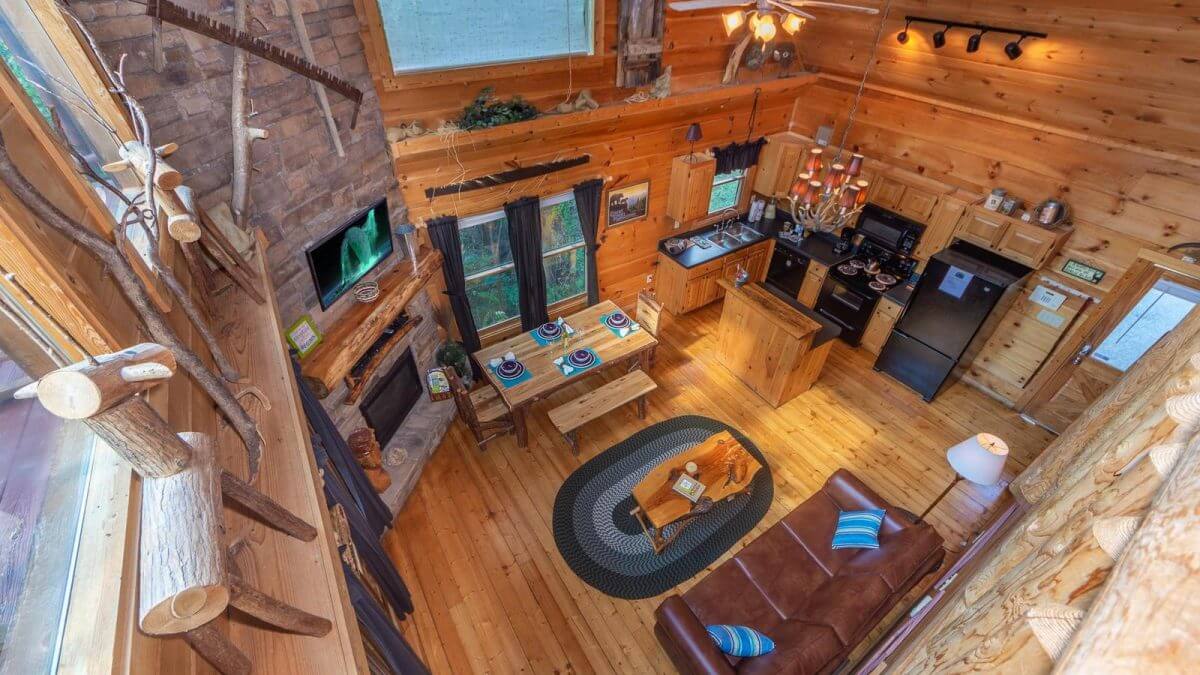 Dining Room in Cabin Rental